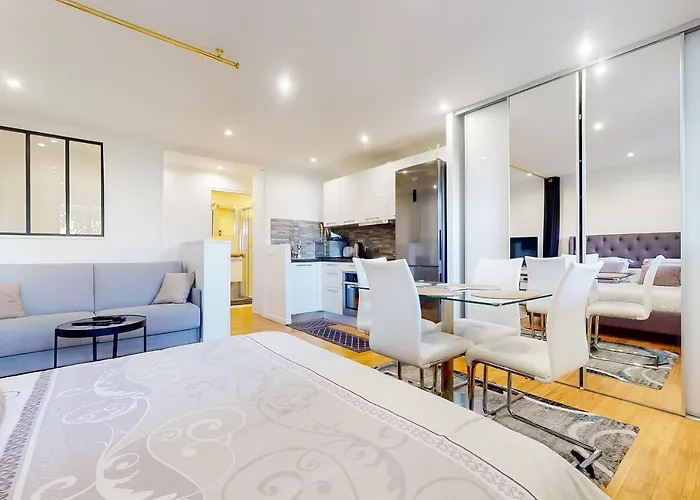 Les Palmiers Apartment *